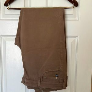 AG. Graduate style, tailored leg. 38w x 32l.